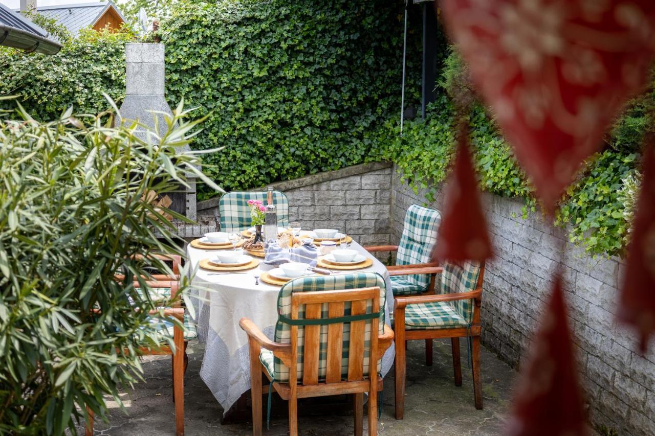 Villa Amalia, Centrum Banska Stiavnica, Parkovanie Pre 2 Auta, Velka Zahrada S Krbom, Cela Villa Amalia Pre 14 Osob Alebo Samostatne Nezavisle Prve Podlazie Villa Ama Pre 6 Osob Alebo Samostatne Nezavisle Podkrovie Villa Lia Pre 8 Osob,Pristup Cez Pi Ngoại thất bức ảnh