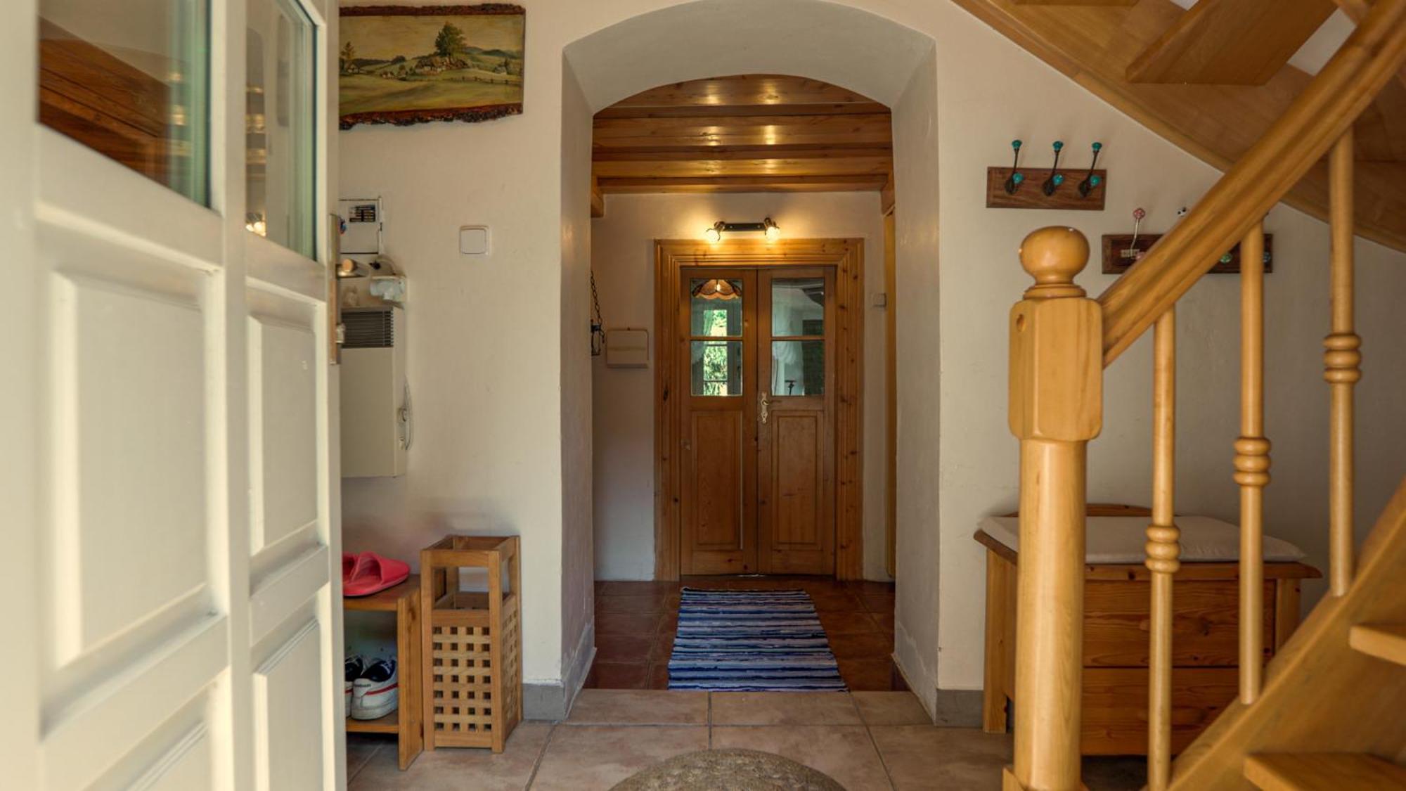 Villa Amalia, Centrum Banska Stiavnica, Parkovanie Pre 2 Auta, Velka Zahrada S Krbom, Cela Villa Amalia Pre 14 Osob Alebo Samostatne Nezavisle Prve Podlazie Villa Ama Pre 6 Osob Alebo Samostatne Nezavisle Podkrovie Villa Lia Pre 8 Osob,Pristup Cez Pi Ngoại thất bức ảnh
