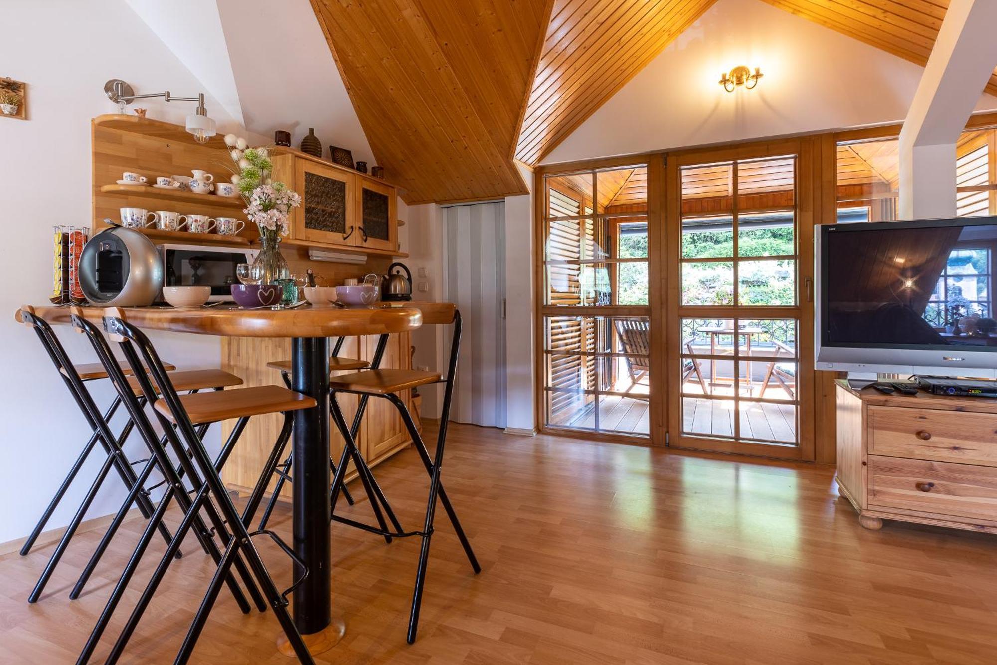 Villa Amalia, Centrum Banska Stiavnica, Parkovanie Pre 2 Auta, Velka Zahrada S Krbom, Cela Villa Amalia Pre 14 Osob Alebo Samostatne Nezavisle Prve Podlazie Villa Ama Pre 6 Osob Alebo Samostatne Nezavisle Podkrovie Villa Lia Pre 8 Osob,Pristup Cez Pi Ngoại thất bức ảnh