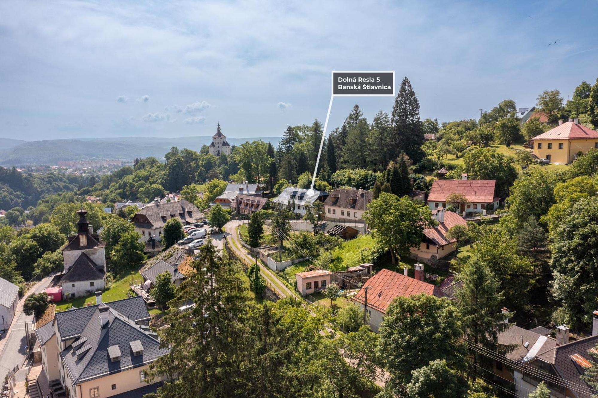 Villa Amalia, Centrum Banska Stiavnica, Parkovanie Pre 2 Auta, Velka Zahrada S Krbom, Cela Villa Amalia Pre 14 Osob Alebo Samostatne Nezavisle Prve Podlazie Villa Ama Pre 6 Osob Alebo Samostatne Nezavisle Podkrovie Villa Lia Pre 8 Osob,Pristup Cez Pi Ngoại thất bức ảnh