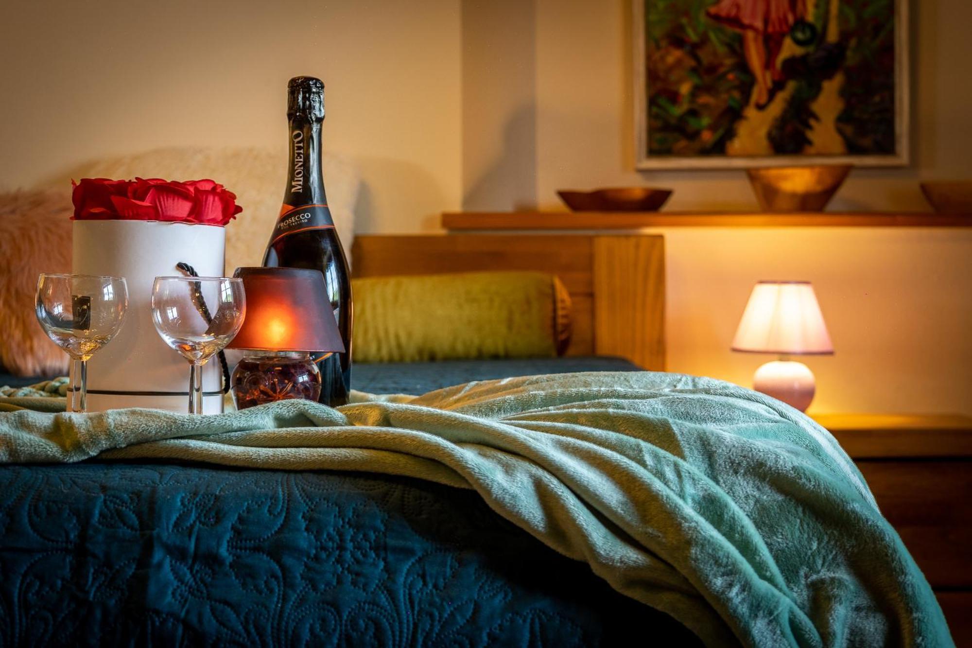 Villa Amalia, Centrum Banska Stiavnica, Parkovanie Pre 2 Auta, Velka Zahrada S Krbom, Cela Villa Amalia Pre 14 Osob Alebo Samostatne Nezavisle Prve Podlazie Villa Ama Pre 6 Osob Alebo Samostatne Nezavisle Podkrovie Villa Lia Pre 8 Osob,Pristup Cez Pi Ngoại thất bức ảnh