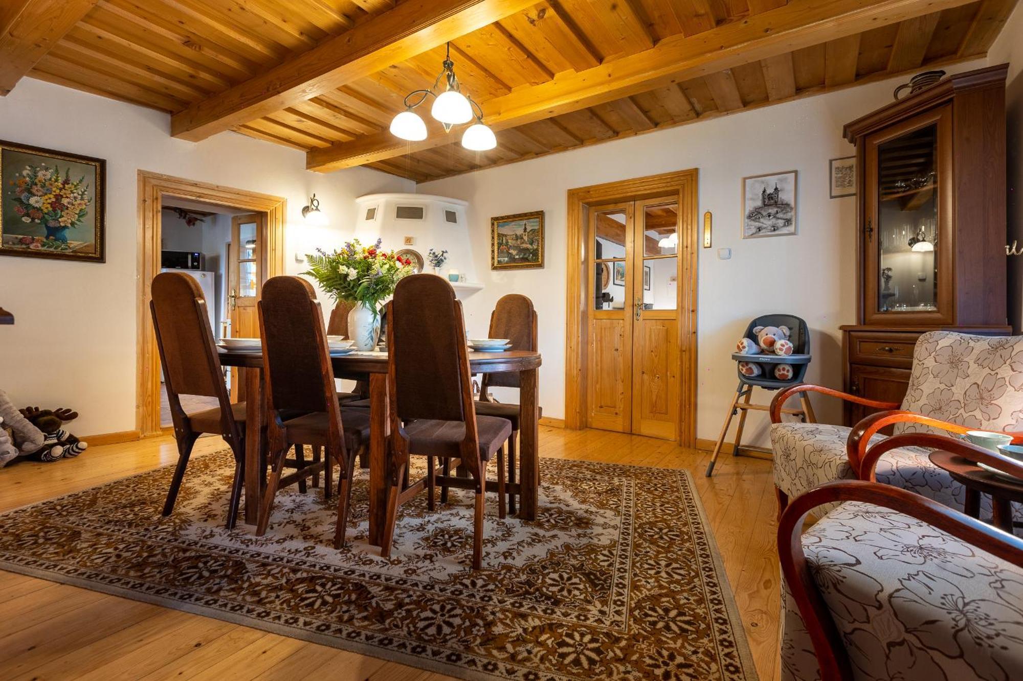 Villa Amalia, Centrum Banska Stiavnica, Parkovanie Pre 2 Auta, Velka Zahrada S Krbom, Cela Villa Amalia Pre 14 Osob Alebo Samostatne Nezavisle Prve Podlazie Villa Ama Pre 6 Osob Alebo Samostatne Nezavisle Podkrovie Villa Lia Pre 8 Osob,Pristup Cez Pi Ngoại thất bức ảnh