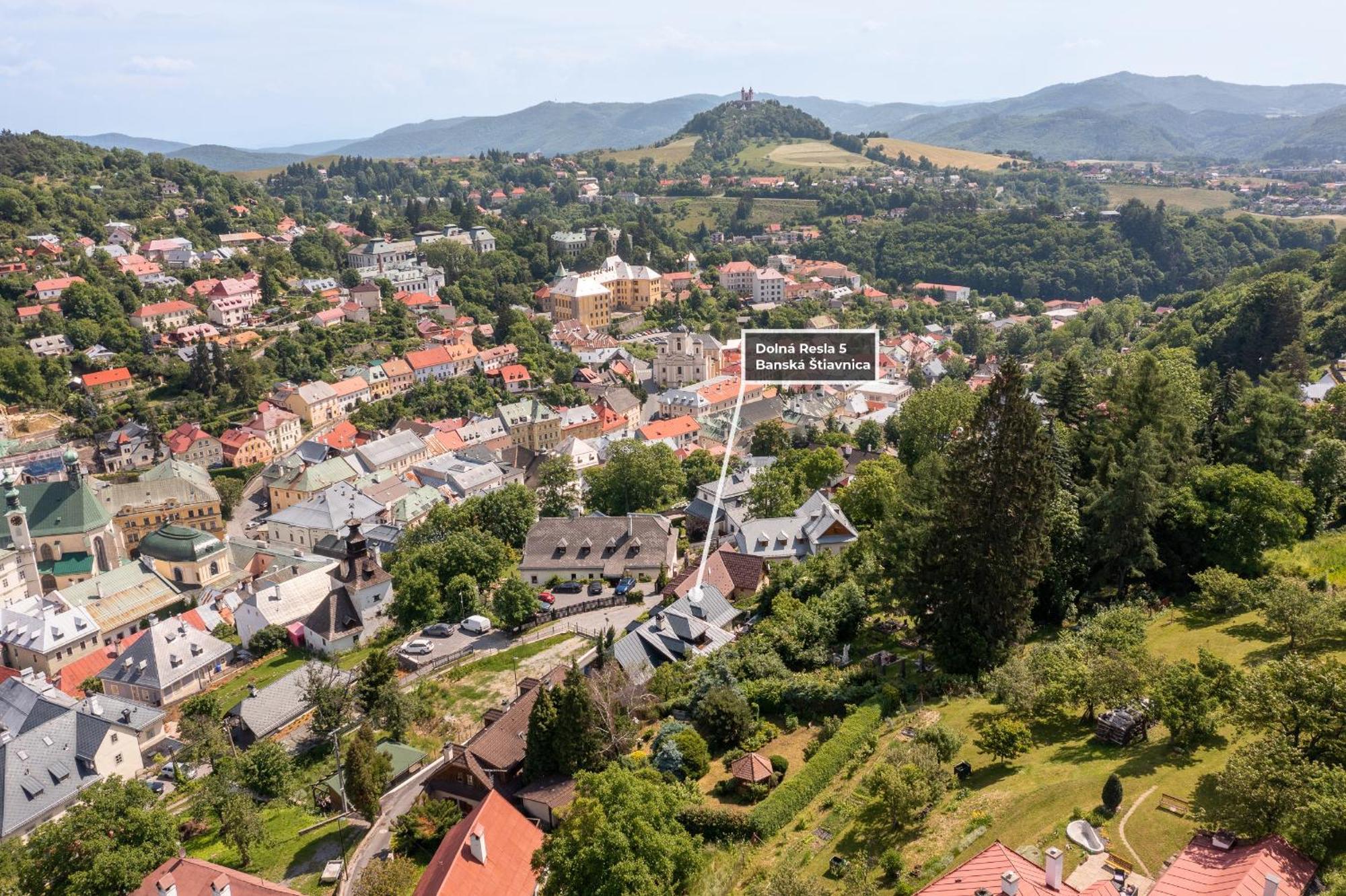 Villa Amalia, Centrum Banska Stiavnica, Parkovanie Pre 2 Auta, Velka Zahrada S Krbom, Cela Villa Amalia Pre 14 Osob Alebo Samostatne Nezavisle Prve Podlazie Villa Ama Pre 6 Osob Alebo Samostatne Nezavisle Podkrovie Villa Lia Pre 8 Osob,Pristup Cez Pi Ngoại thất bức ảnh