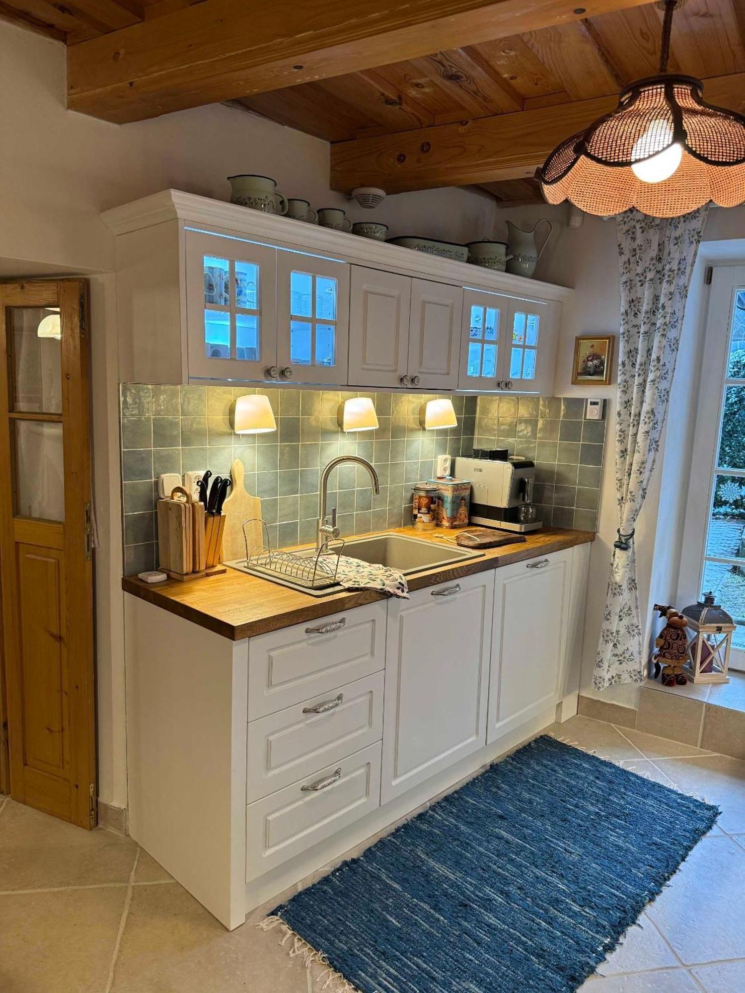 Villa Amalia, Centrum Banska Stiavnica, Parkovanie Pre 2 Auta, Velka Zahrada S Krbom, Cela Villa Amalia Pre 14 Osob Alebo Samostatne Nezavisle Prve Podlazie Villa Ama Pre 6 Osob Alebo Samostatne Nezavisle Podkrovie Villa Lia Pre 8 Osob,Pristup Cez Pi Ngoại thất bức ảnh